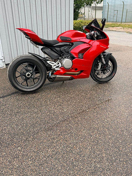 Ducati Panigale V2 *Akrapovic System* 3 of 5
