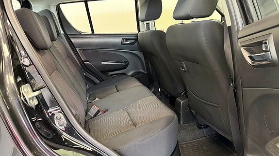 Suzuki Swift 13 of 17