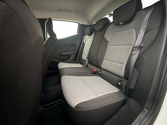 Renault Clio 22 of 30