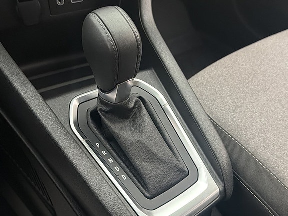 Renault Clio 19 of 30