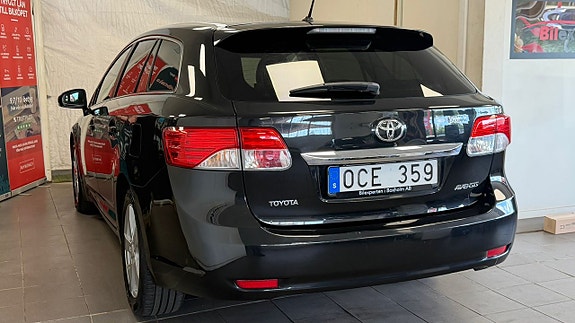 Toyota Avensis 7 of 23
