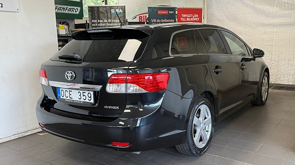 Toyota Avensis 5 of 23