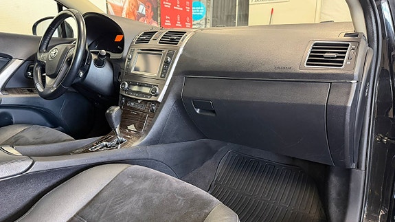 Toyota Avensis 13 of 23