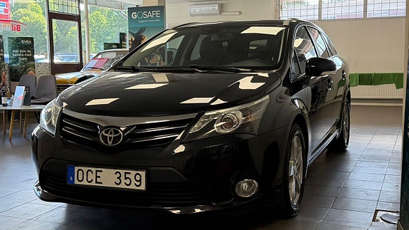 Toyota Avensis 3 of 23