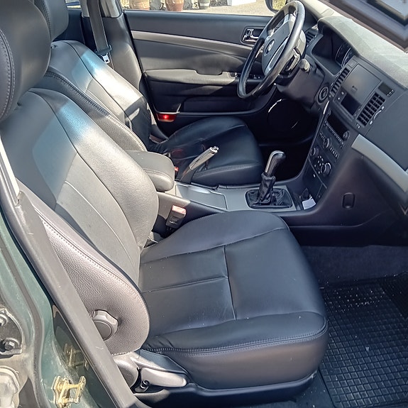 Chevrolet Epica 2 of 3