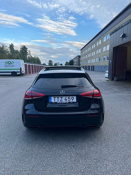 Mercedes-Benz A180 d 2 of 5