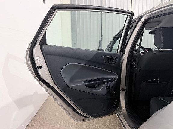 Ford Fiesta 15 of 21