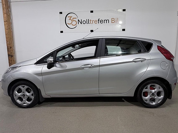 Ford Fiesta 2 of 21