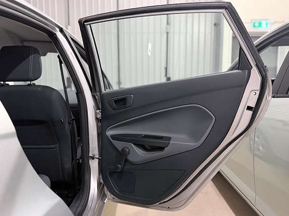 Ford Fiesta 17 of 21