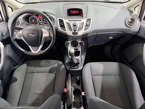 Ford Fiesta 10 of 21