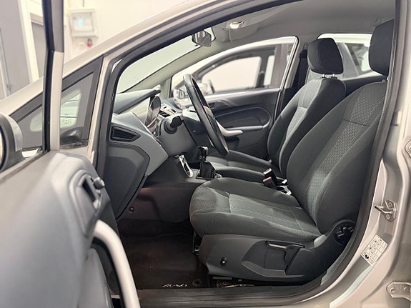 Ford Fiesta 9 of 21