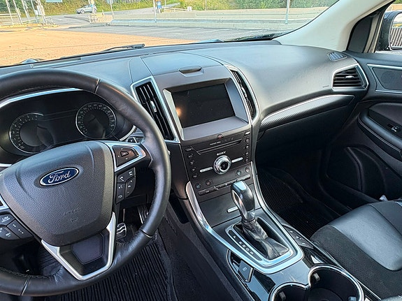 Ford Edge 8 of 18