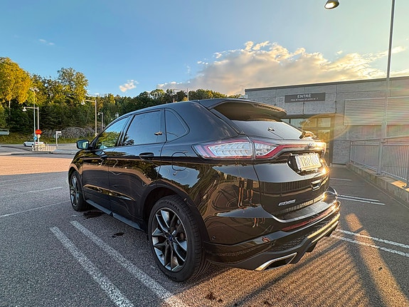 Ford Edge 6 of 18