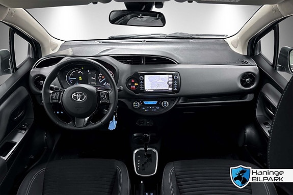Toyota Yaris 16 of 18