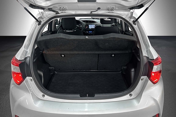 Toyota Yaris 18 of 18