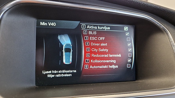 Volvo V40 13 of 20