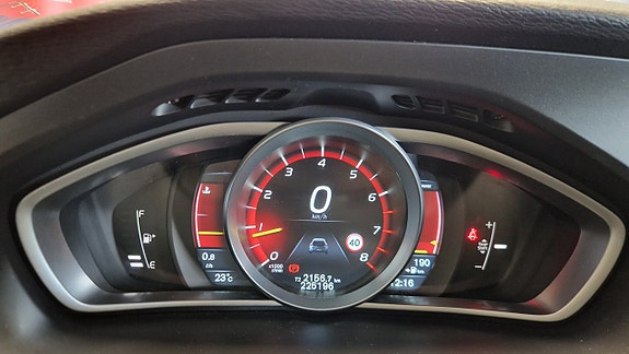 Volvo V40 11 of 20