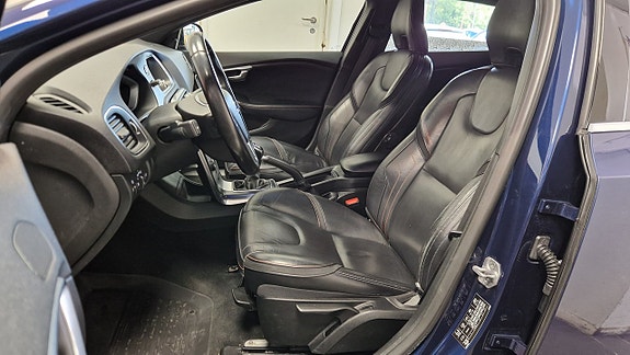 Volvo V40 8 of 20