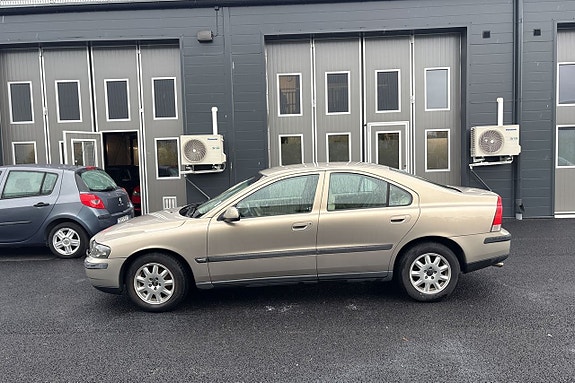 Volvo S60 4 of 15