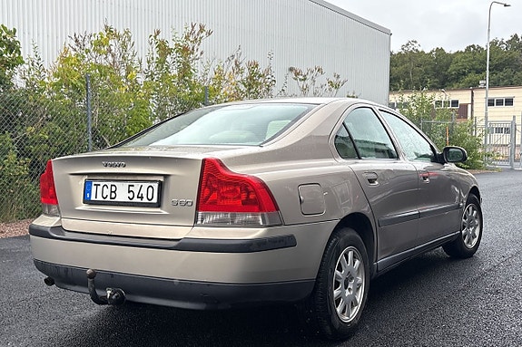 Volvo S60 8 of 15