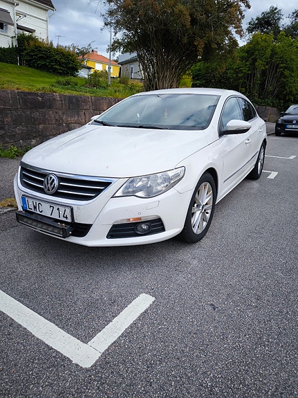 Volkswagen Passat CC 3 of 8
