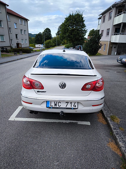Volkswagen Passat CC 5 of 8