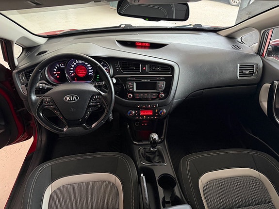 Kia Ceed 4 of 5