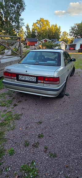 Mazda 626 2 of 8