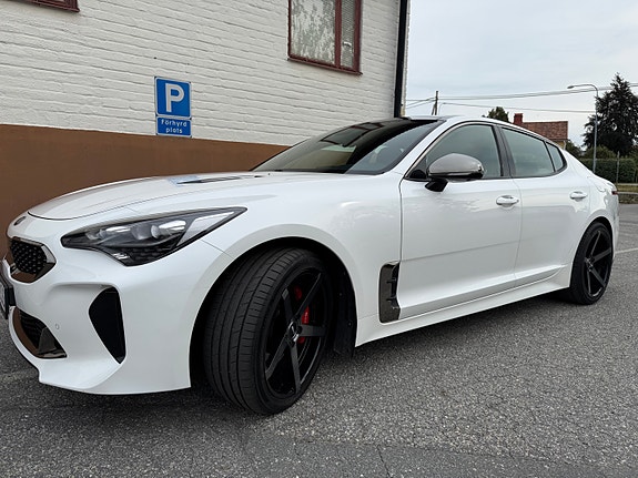 Kia Stinger 4 of 26