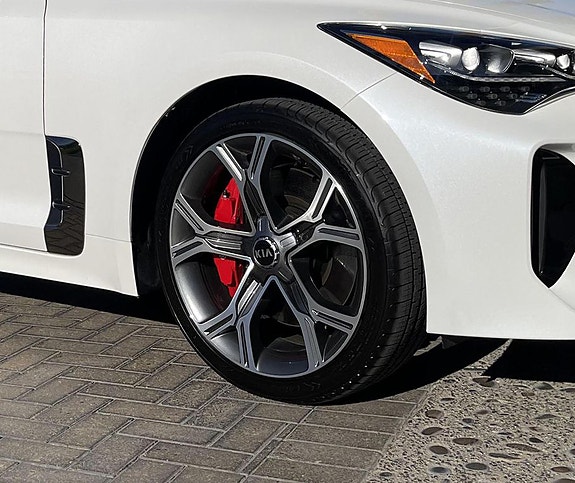 Kia Stinger 13 of 26
