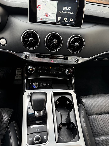 Kia Stinger 15 of 26