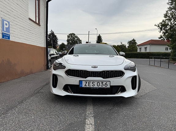 Kia Stinger 11 of 26