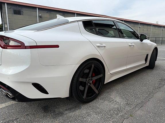 Kia Stinger 6 of 26