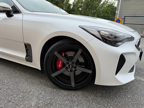 Kia Stinger 7 of 26