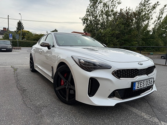 Kia Stinger 10 of 26