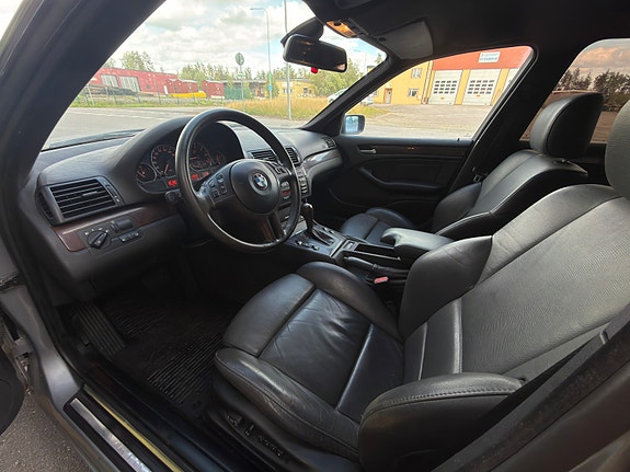 BMW 325i 5 of 6