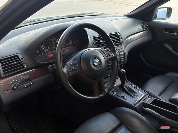 BMW 325i 4 of 6