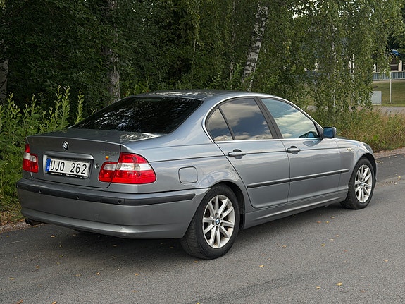 BMW 325i 2 of 6