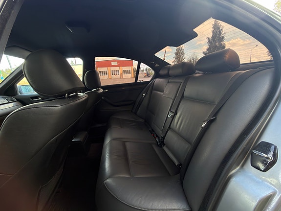 BMW 325i 6 of 6