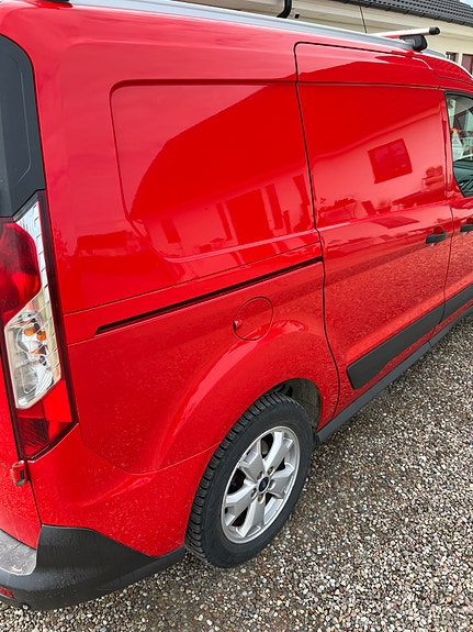 Ford Transit Connect 4 of 8