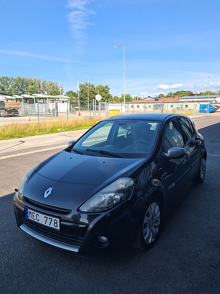 Renault Clio 2 of 10