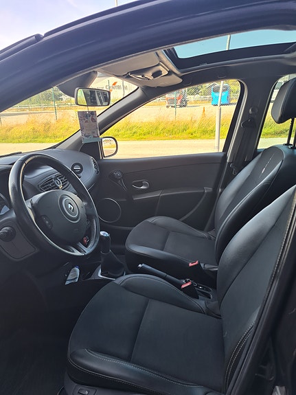 Renault Clio 7 of 10