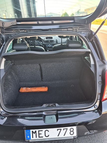 Renault Clio 6 of 10