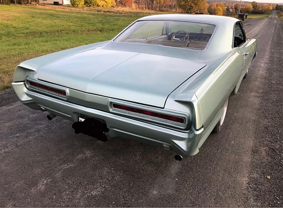 Pontiac Bonneville 4 of 12