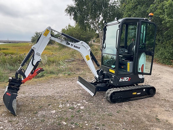 Bobcat E20z Zerotail med Powertilt o  hydraulisk Clamp 2 of 12