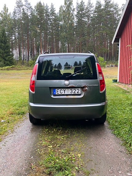 Skoda Roomster 2 of 5