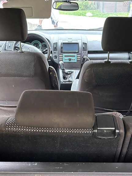 Toyota Corolla Verso 4 of 6