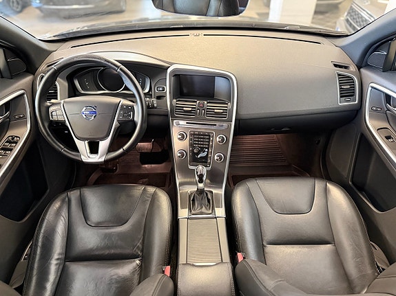 Volvo XC60 12 of 14