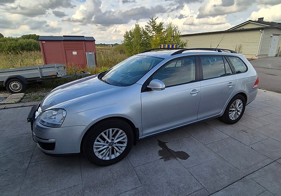 Volkswagen Golf V 2 of 11