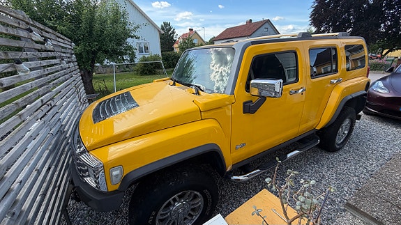 Hummer H3 2 of 7